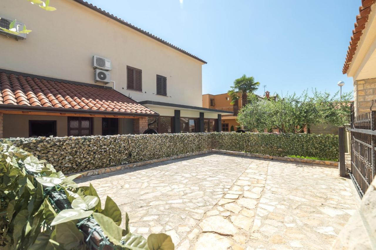 Apartments Nono Poreč Exterior foto